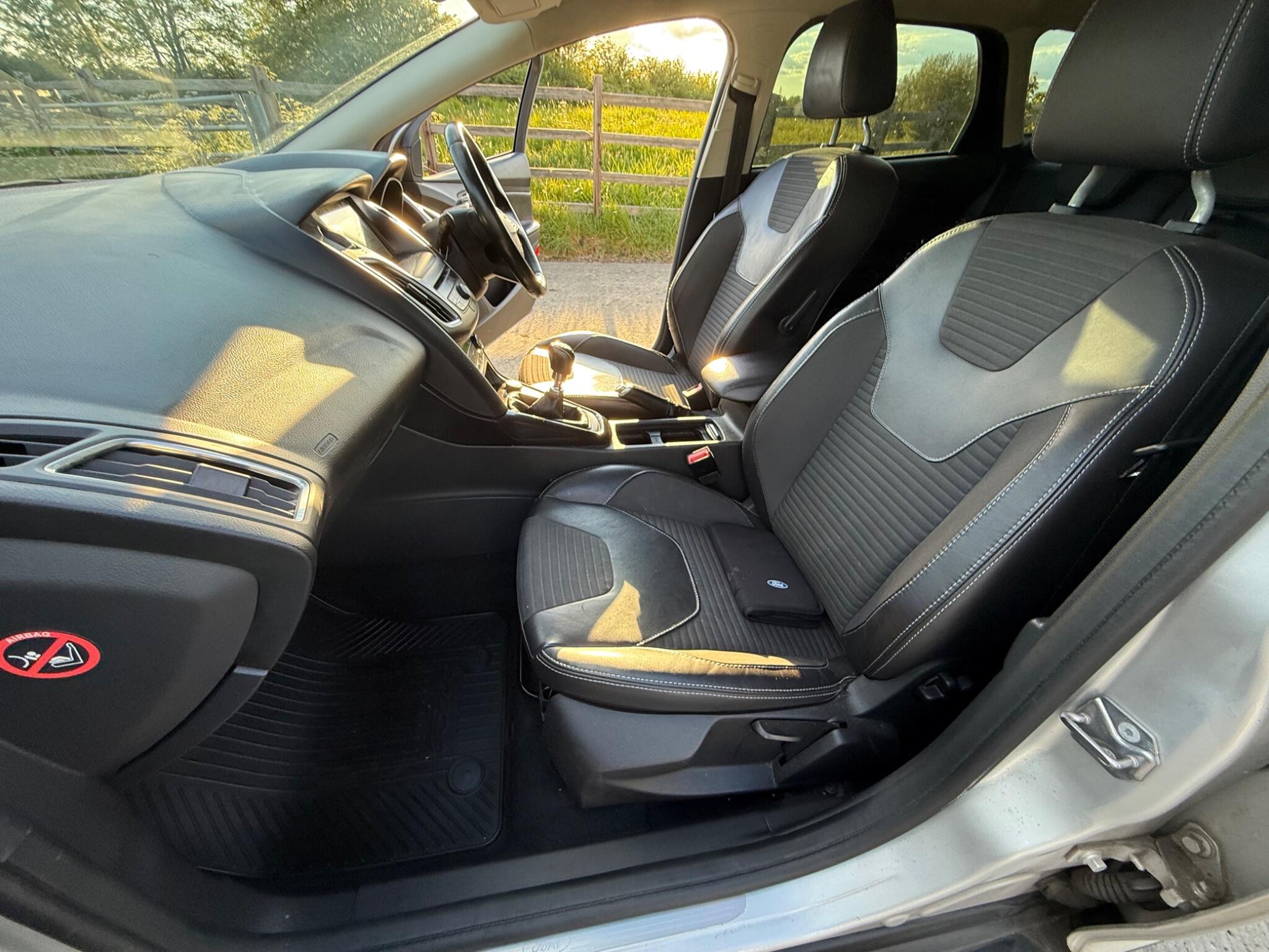 Ford Focus 1.5T EcoBoost Titanium X Euro 6 (s/s) 5dr — photo 122 of 126